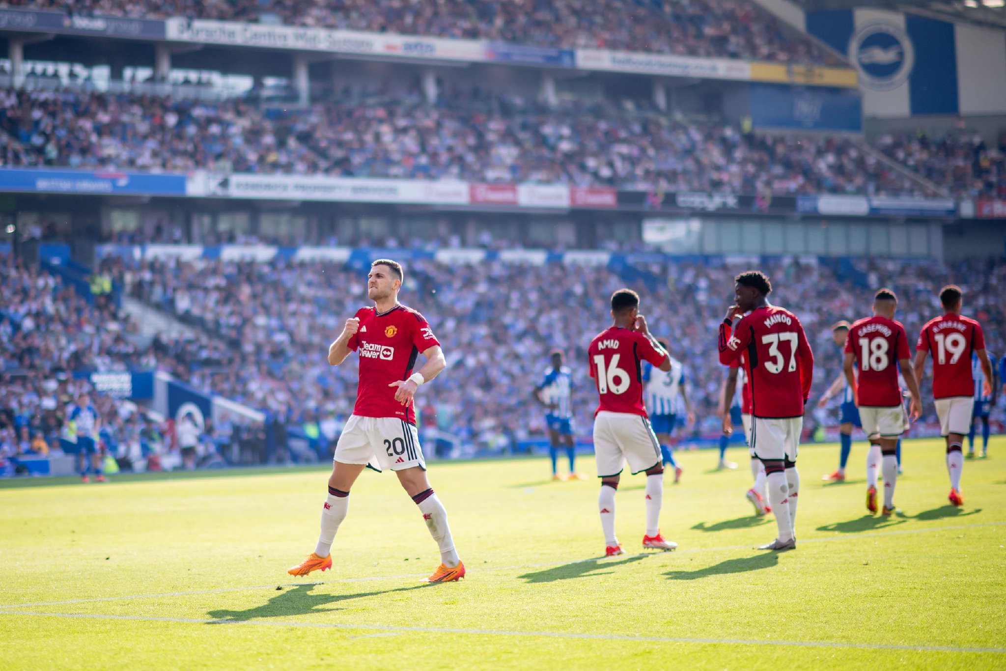 形成更为紧 形成更为紧